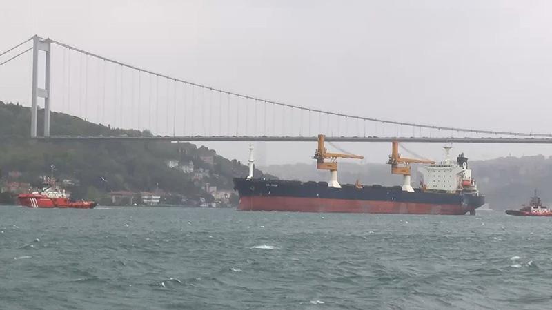 İstanbul Boğazı’nda gemi arızası; trafik çift yönlü askıya alındı