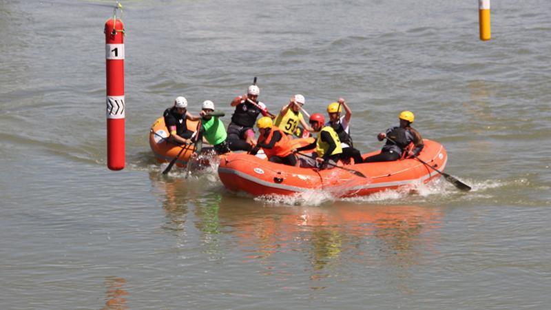 Okul Sporları Rafting Şampiyonası’nda halay ve horon aynı alanda buluştu