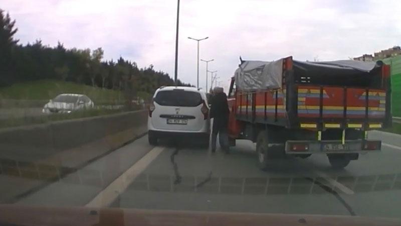 Kartal’da trafikte tartıştığı sürücünün aracına saldıran kamyon şoförüne 180 bin lira ceza