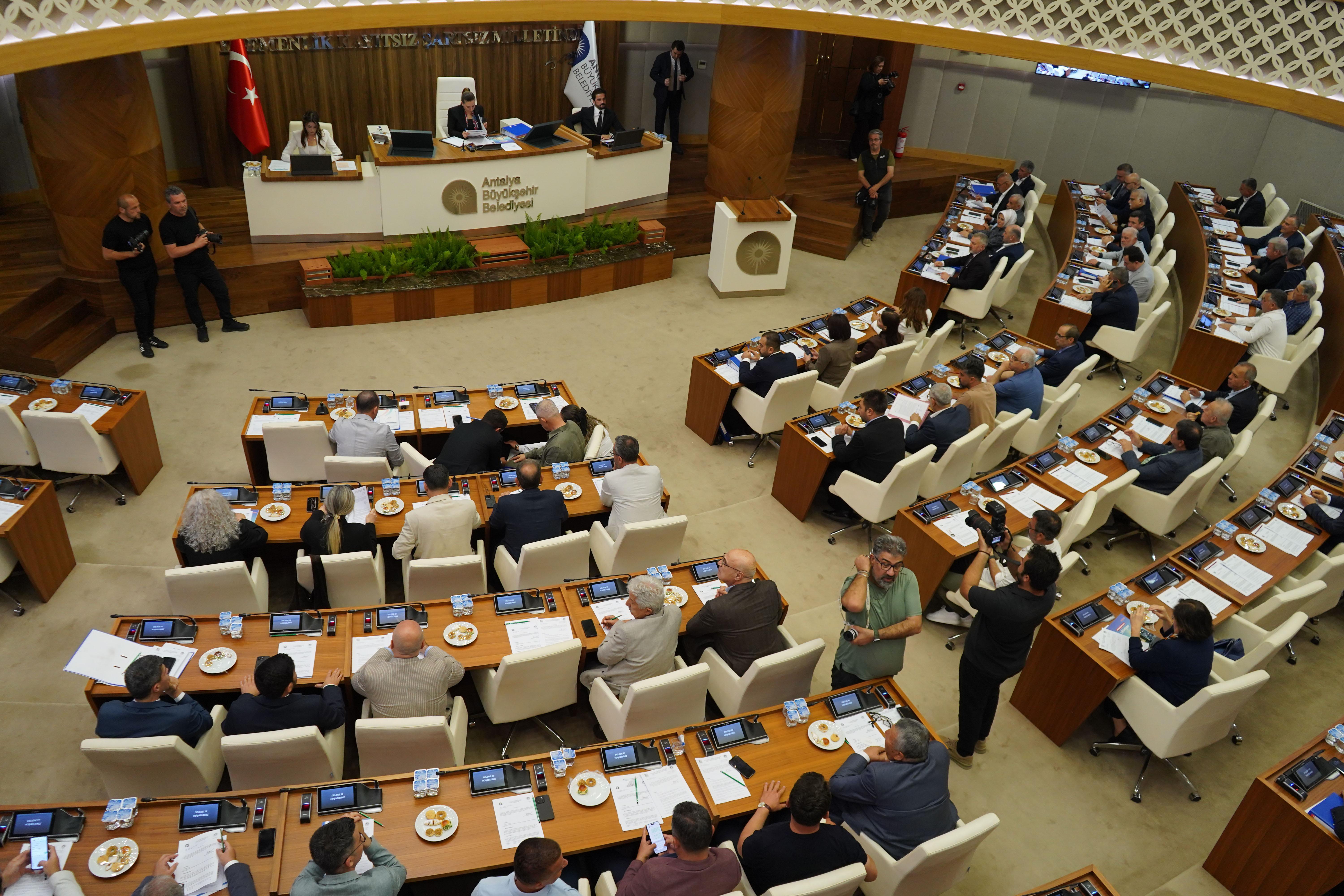 Mecliste ‘Enginyurt’ tartışması
