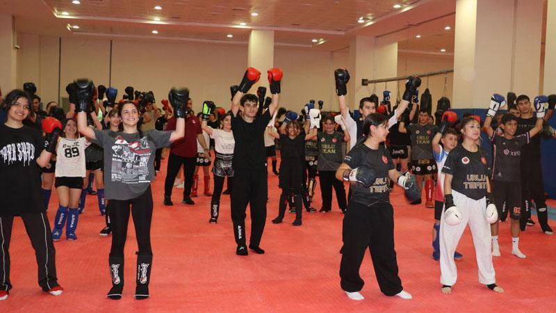 Muaythai sporuna ilgi; gençler hem kendini savunuyor hem geleceğini inşa ediyor