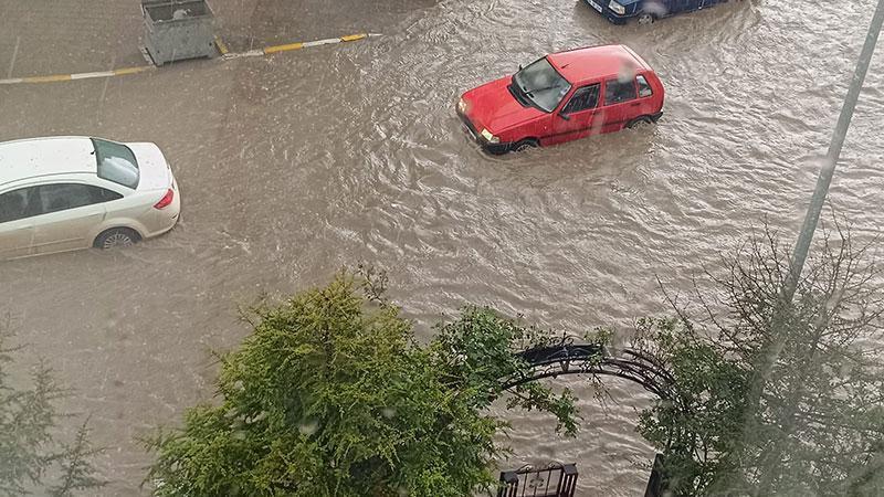 Çankırı’da sağanak yağış hayatı olumsuz etkiledi