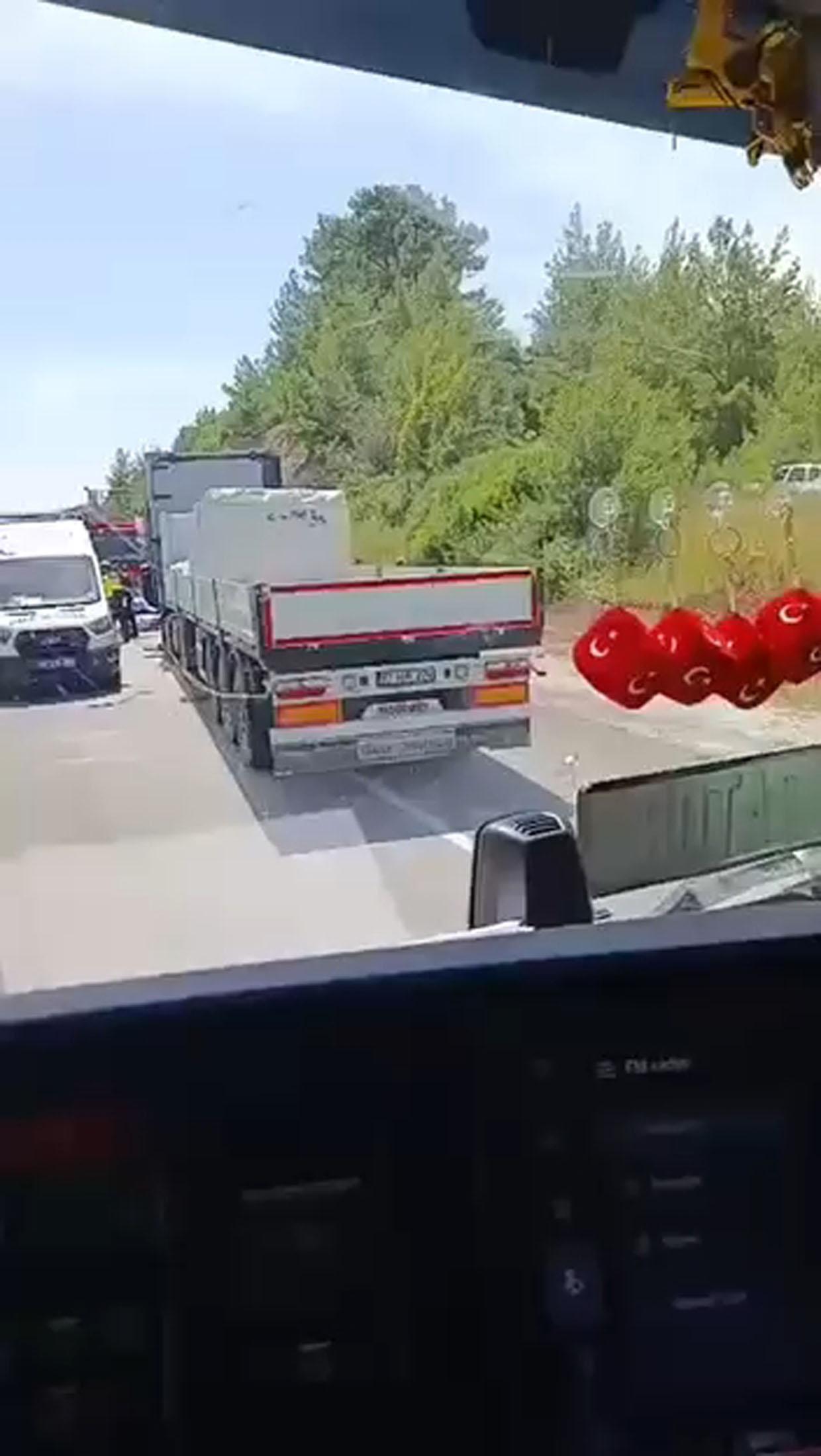 TIR ile çarpışan otomobildeki çift öldü TIR ile çarpışan otomobildeki çift öldü