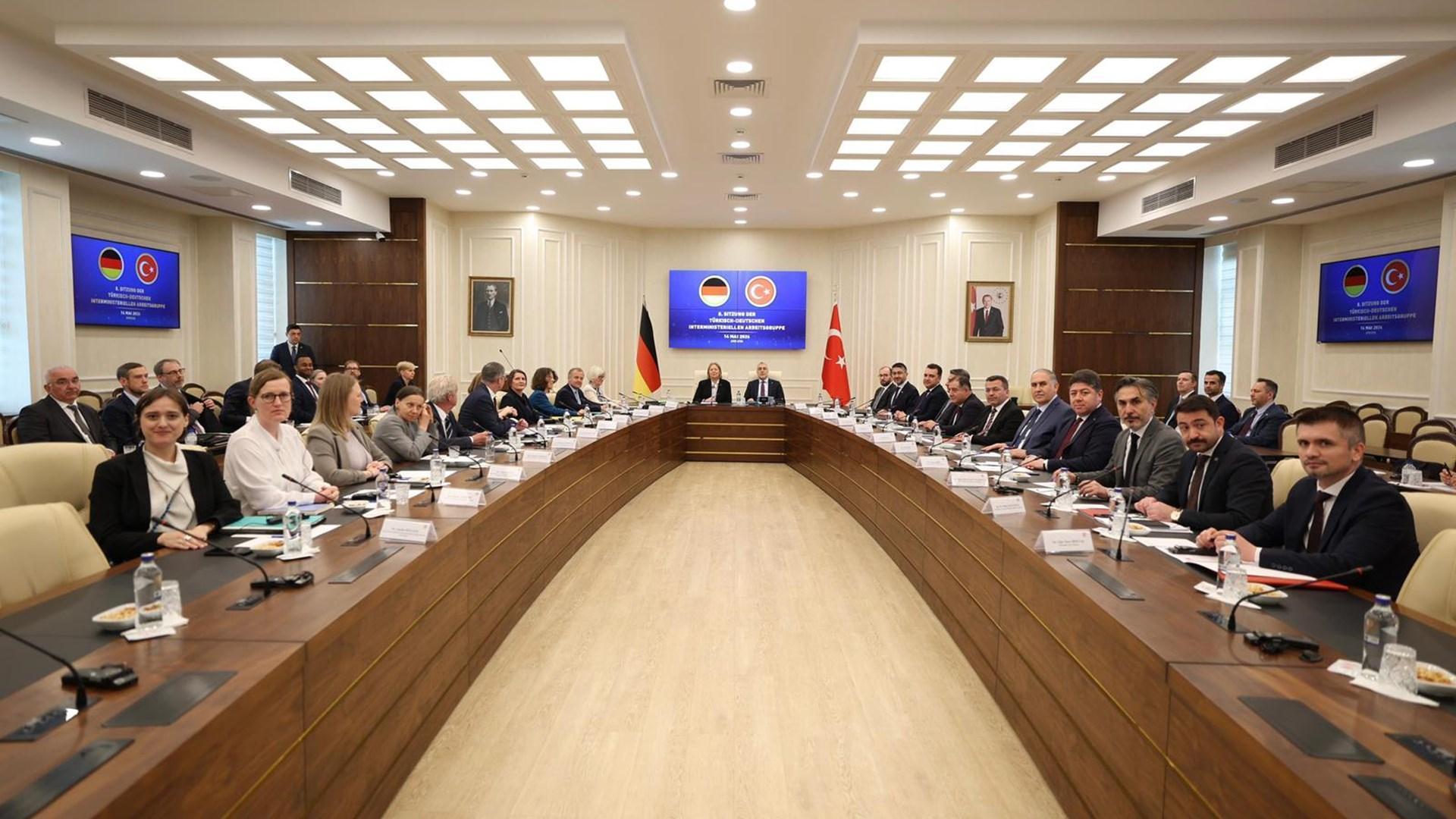 Bakan Işıkhan, Alman mevkidaşı Bas ile bir araya geldi - Güncel ...