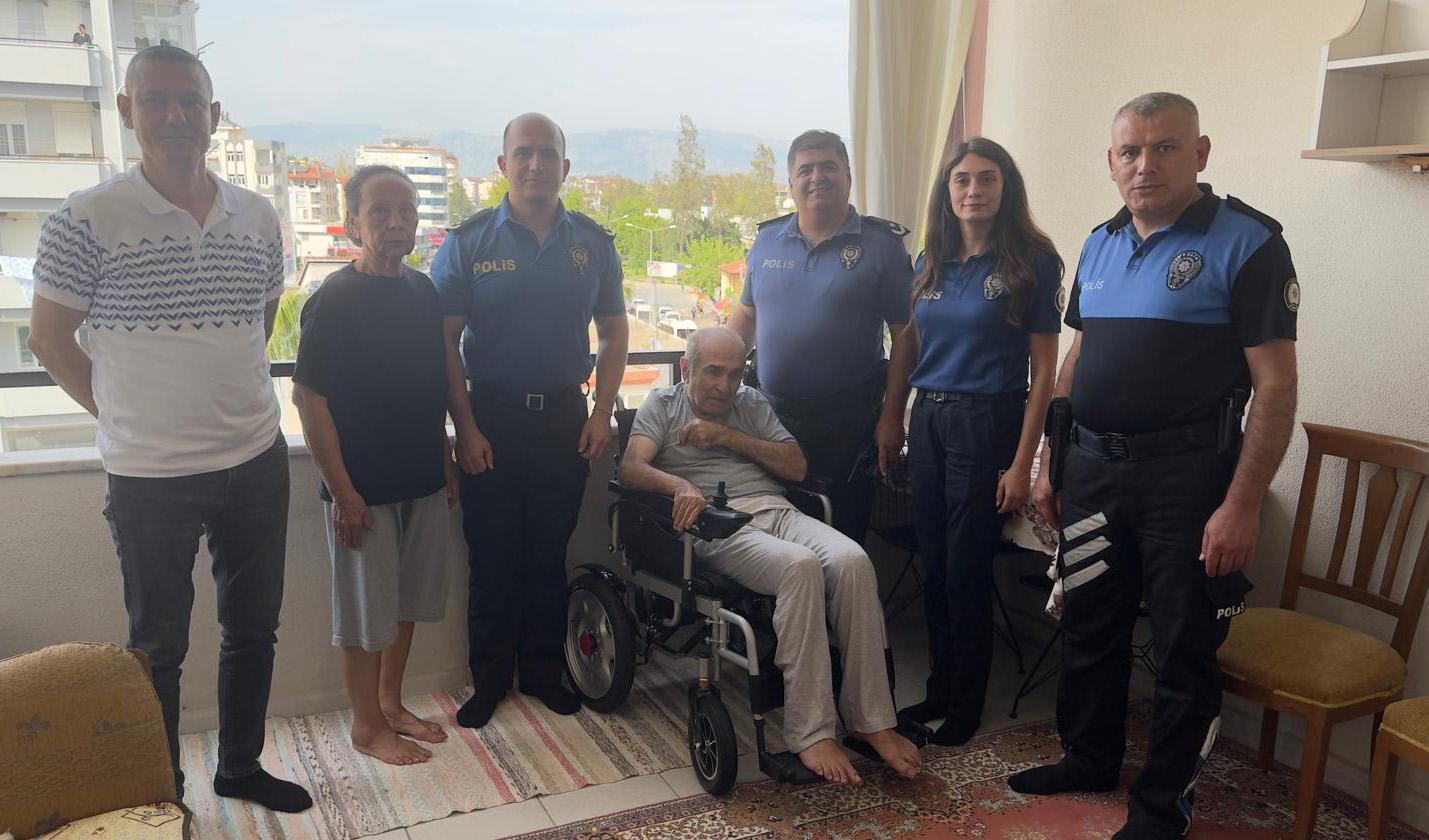 Emekli polise, meslektaşlarından anlamlı destek