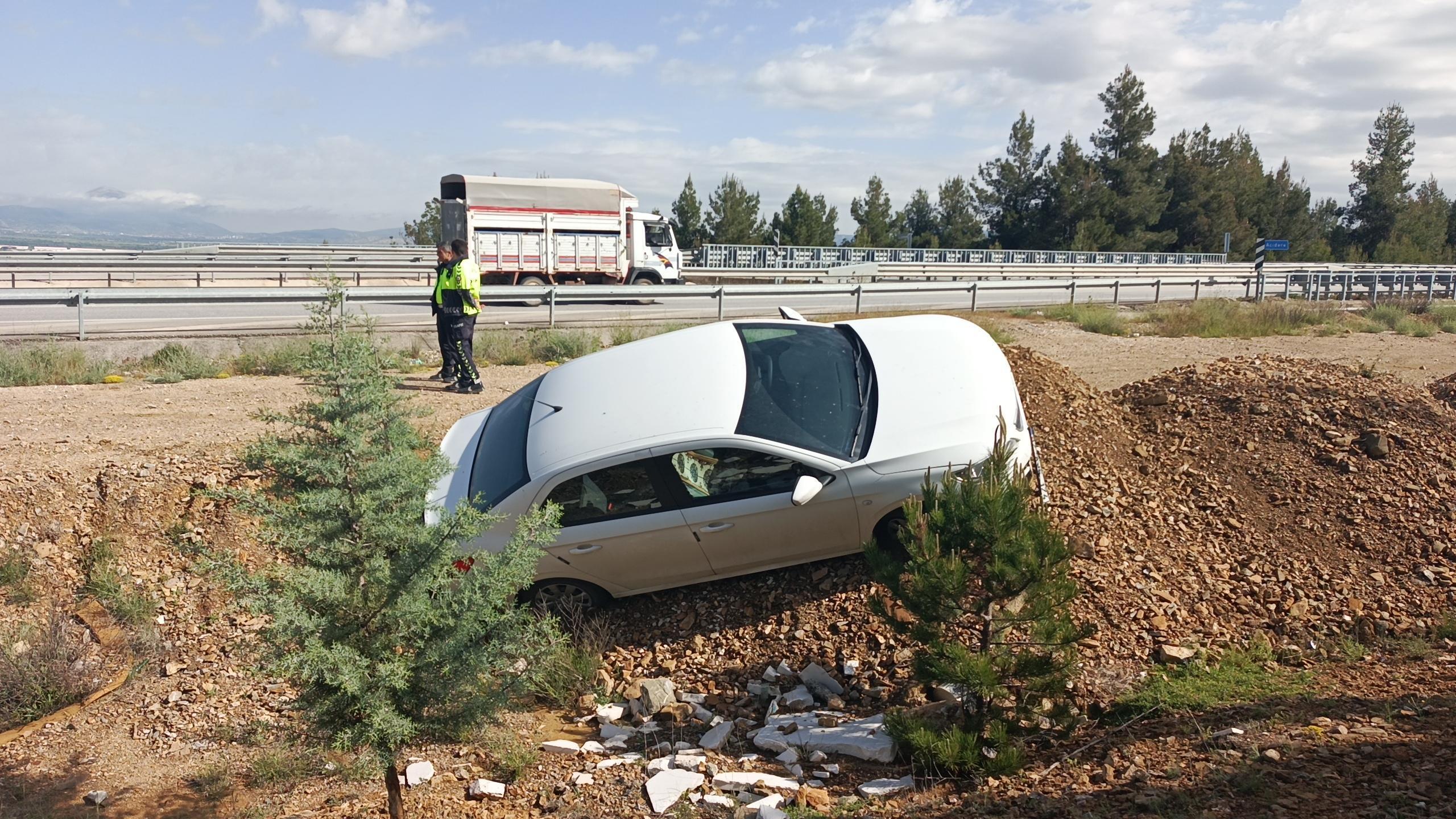 Şarampole düşen otomobilin sürücüsü yaralandı