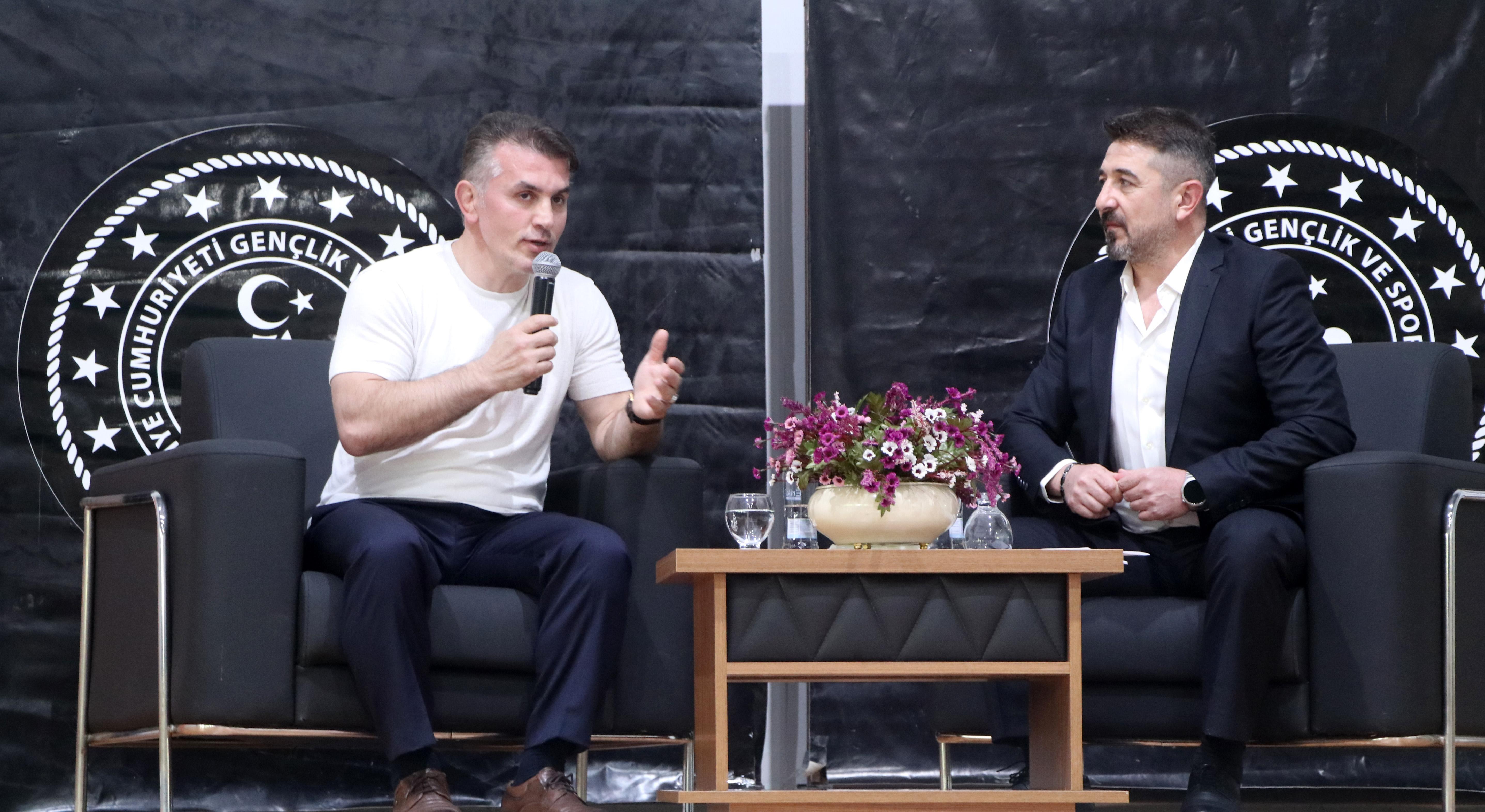 Dünya şampiyonu güreşçiden gençlere öğüt