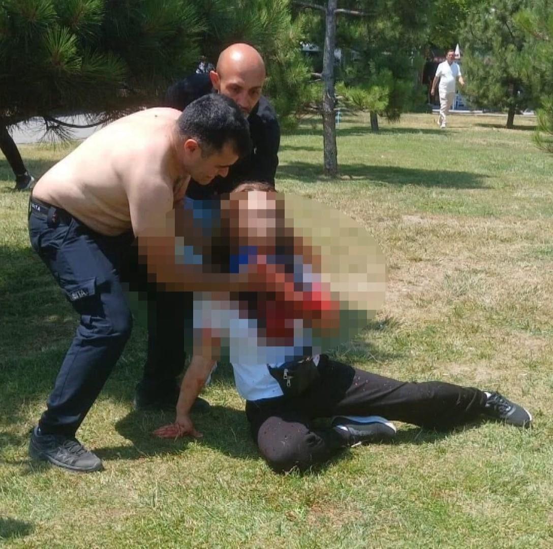 Çatalca'da boşanma aşamasındaki eşini boğazından bıçakladı