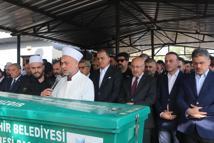 AK Parti Sözcüsü Çelik, dayısının cenaze törenine katıldı