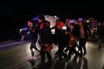 Hakkari'de otomobil takla attı; 5 yaralı