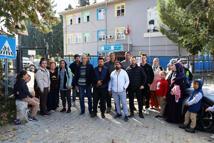 Manisa'daki ortaokulda darp iddiasına velilerden tepki