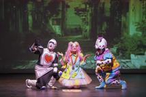 'Dino Ormanı' ile miniklerin neşeli sesleri sahneyi doldurdu