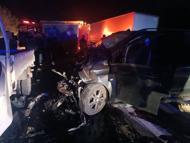 Hafif ticari araç ile kamyonet çarpıştı; 1 ölü, 5 yaralı