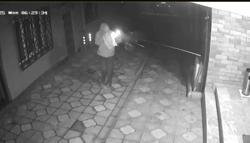 İstanbul - Kağıthane'de dürümcüye 'İntikam saldırısı' düzenleyen şüphelinin evinin kurşunlandığı anlar kamerada