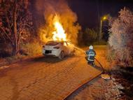 Seyir halindeyken alev alan otomobil, söndürüldü