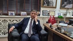 İzmir Büyükşehir Belediye Başkanı Tugay'dan ‘çıplak ayaklı’ eylem açıklaması