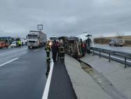 Aksaray'da TIR devrildi: 1 ağır yaralı