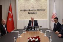 Asgari ücret görüşmeleri başladı; Türk-İş masada yok