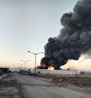 Denizli'de filtre sistemi üretilen fabrikada yangın