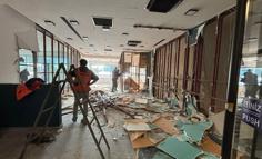 Şişli’de kaçak ve ruhsata aykırı yapıların yıkımı gerçekleştirildi