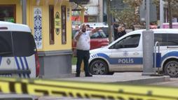 Taksi durağında kendisini tabanca ve bıçakla yaraladı