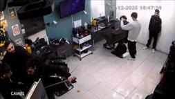 İstanbul - Kağıthane’de baltayla kuaförü basıp klimayı patlattı: Bizi kesmeye mi gelmiş bilmiyorum