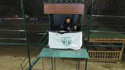 Gündüz laborant, akşam halı sahada spiker