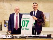 Özdağ'dan Manavgat Belediyesi'ne ziyaret