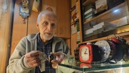 Aile mesleği saatçiliği 60 yıldır sürdürüyor