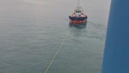 İstanbul - Fatih'te karaya oturan yük gemisi kurtarıldı