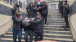 İstanbul - İstanbul'da aynı gün işlenen iki farklı cinayete ilişkin 15 şüpheli yakalandı