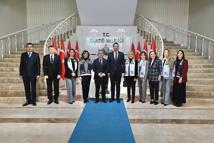 Beşiktaş heyeti, Elazığ’da ‘İyiliğe kanat aç’ projesiyle öğrencilerle buluştu