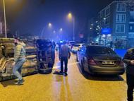 Taksinin park halindeki otomobile çarpıp devrildiği kaza kamerada