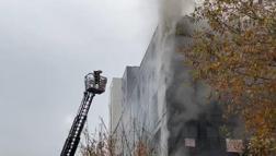 İstanbul- Kadıköy'de 5 katlı binada yangın -1