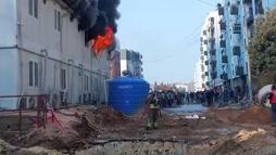 Hatay'da işçilerin yatakhane olarak kullandığı konteynerlerde yangın