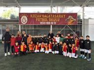 Samet Aybaba’dan Kozan Galatasaray Futbol Okulu’na ziyaret etti