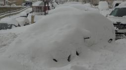 Hakkari'de yolu kardan kapanan köydeki astım hastası, hastaneye ulaştırıldı