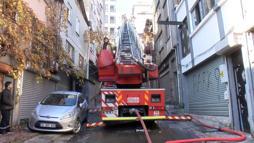 İstanbul- Şişli'de evinin yandığını gören kadın fenalaştı