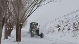 Malatya'da ekiplerin karla mücadele çalışması (2)