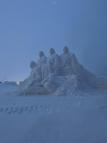 Şehit askerler anısına yapılan kardan heykeller tamamlandı