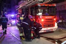 İzmir’de kafenin çatı katında yangın: 2 kişi dumandan etkilendi