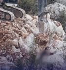 Üzerine çıktığı duvarın çökmesi sonucu kayaların altında kalıp öldü