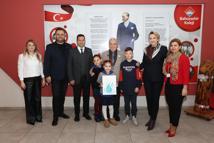 İlkokul öğrencisi İpek'in davetini Nilüfer Belediye Başkanı kırmadı