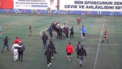 İstanbul - Sarıyer’de amatör lig maçı sonrası stadyum karıştı; futbolcularla taraftarlar birbirine girdi