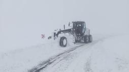 Malatya'da yüksek kesimlerde karla mücadele