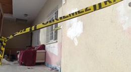 Eski nişanlısı ile 2 kızını bıçakla yaraladı