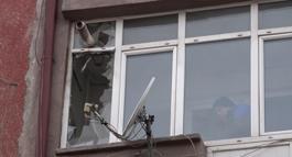 Balkondaki kombi patladı, hasara yol açtı