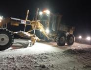 Yayla yolunda mahsur kalan çift kurtarıldı