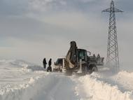 Taşlıçay’da mahsur kalan araçlar kurtarıldı