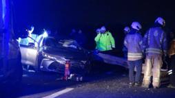 İstanbul - Silivri'de otomobil bariyere saplandı: 1 ölü, 2 yaralı